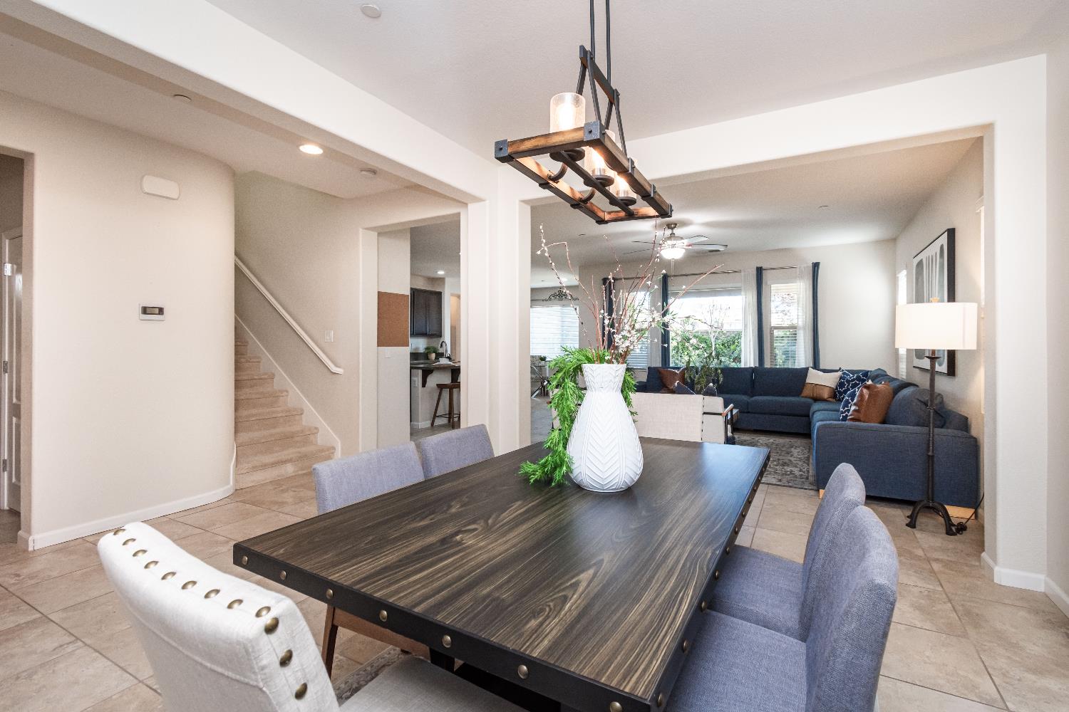 3672 Rosecrest