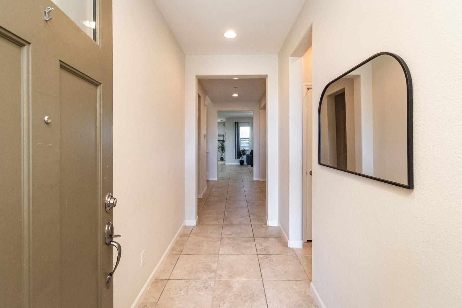 3672 Rosecrest