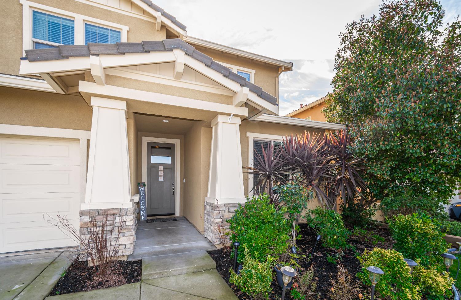 3672 Rosecrest