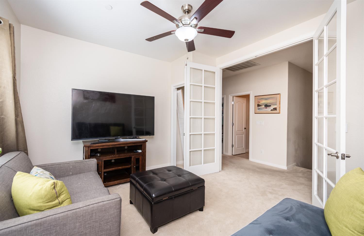 3672 Rosecrest