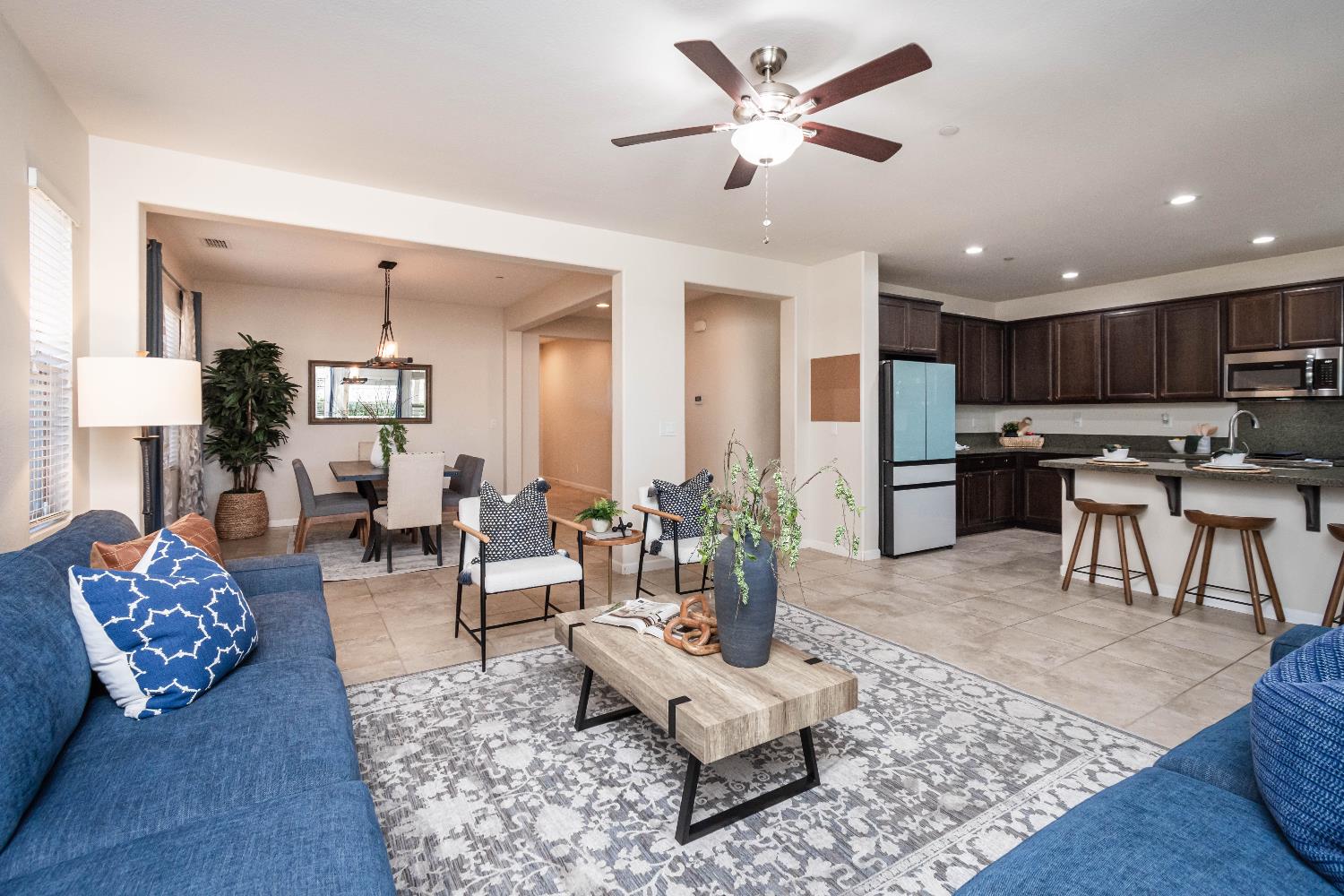 3672 Rosecrest