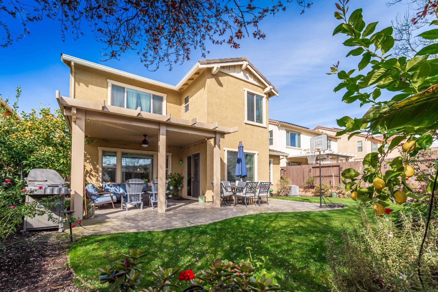 3672 Rosecrest