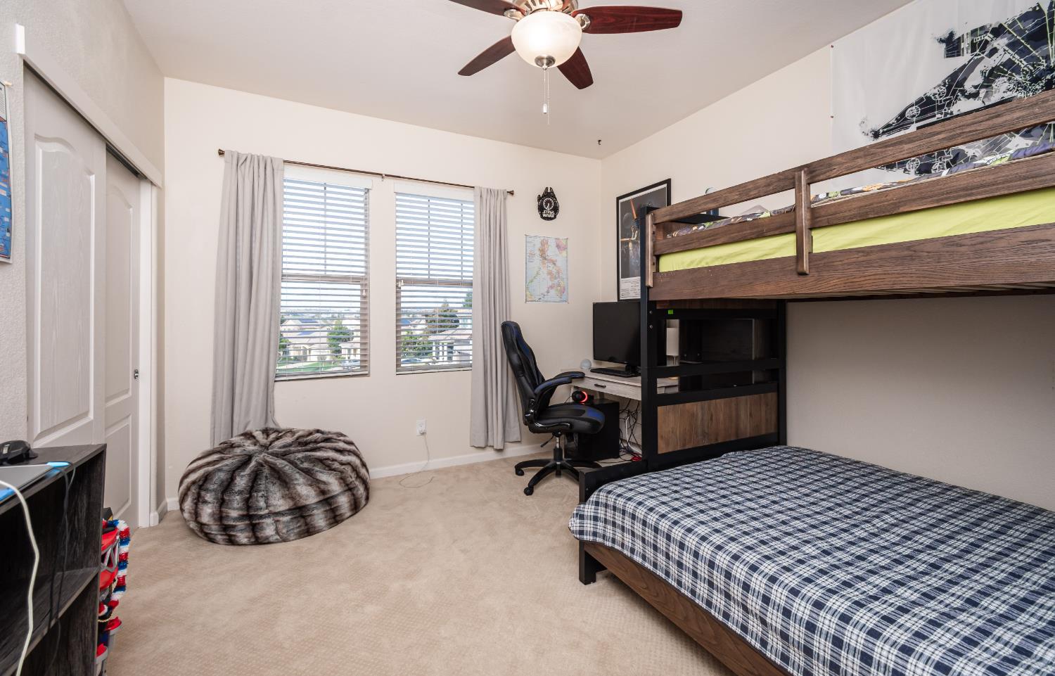 3672 Rosecrest