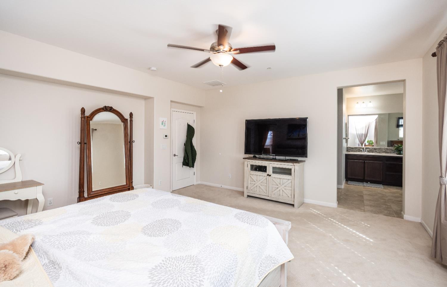 3672 Rosecrest