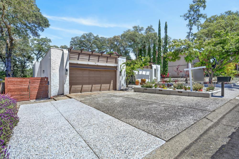 2827 Stephens Lane