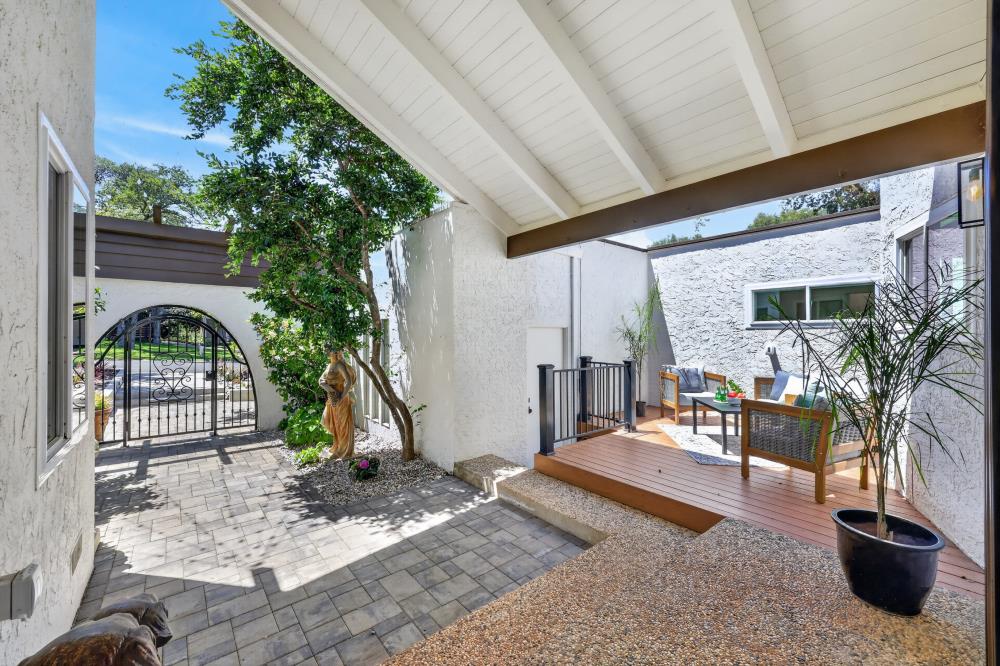 2827 Stephens Lane