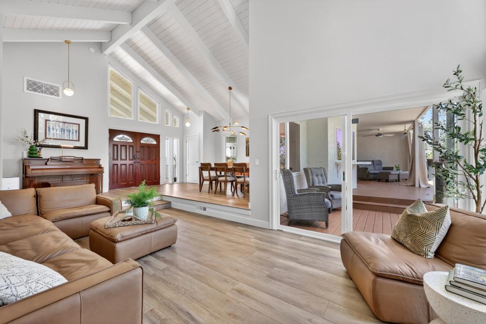 2827 Stephens Lane