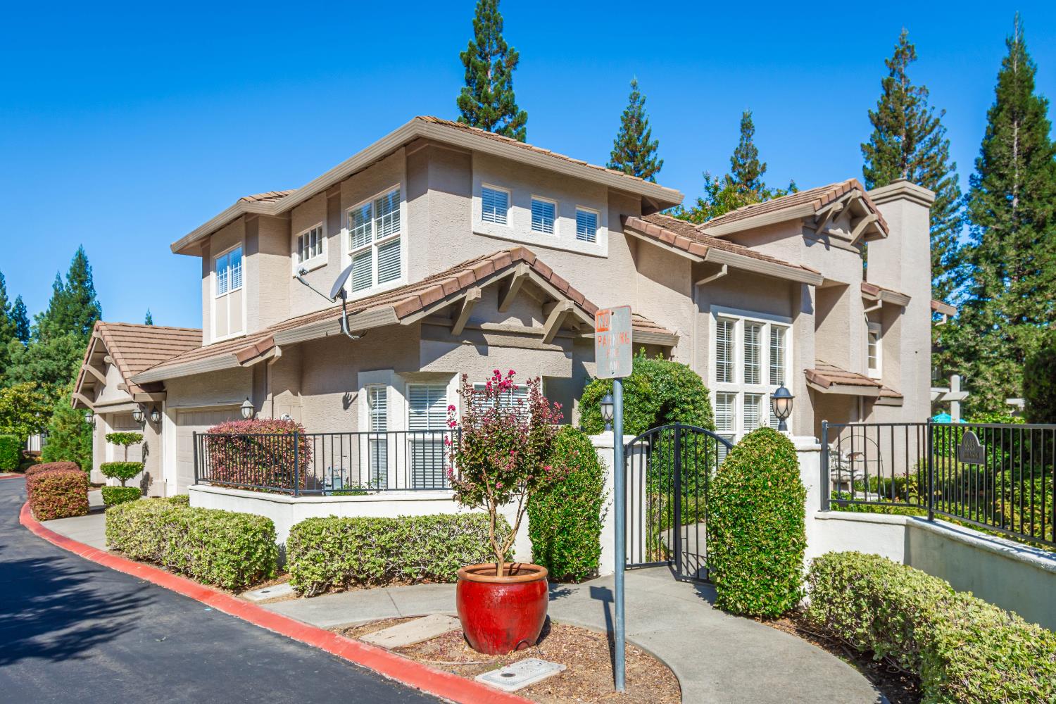 9925 Villa Granito Lane
