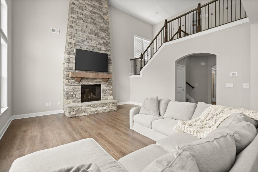 8015 Scenic Ridge Way