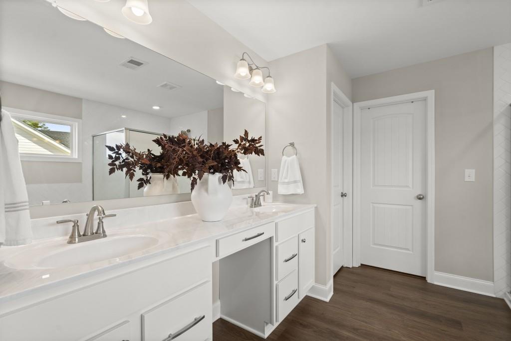8015 Scenic Ridge Way