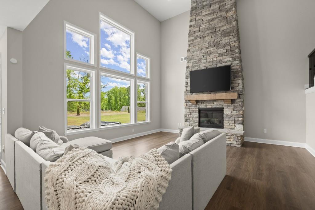 8015 Scenic Ridge Way