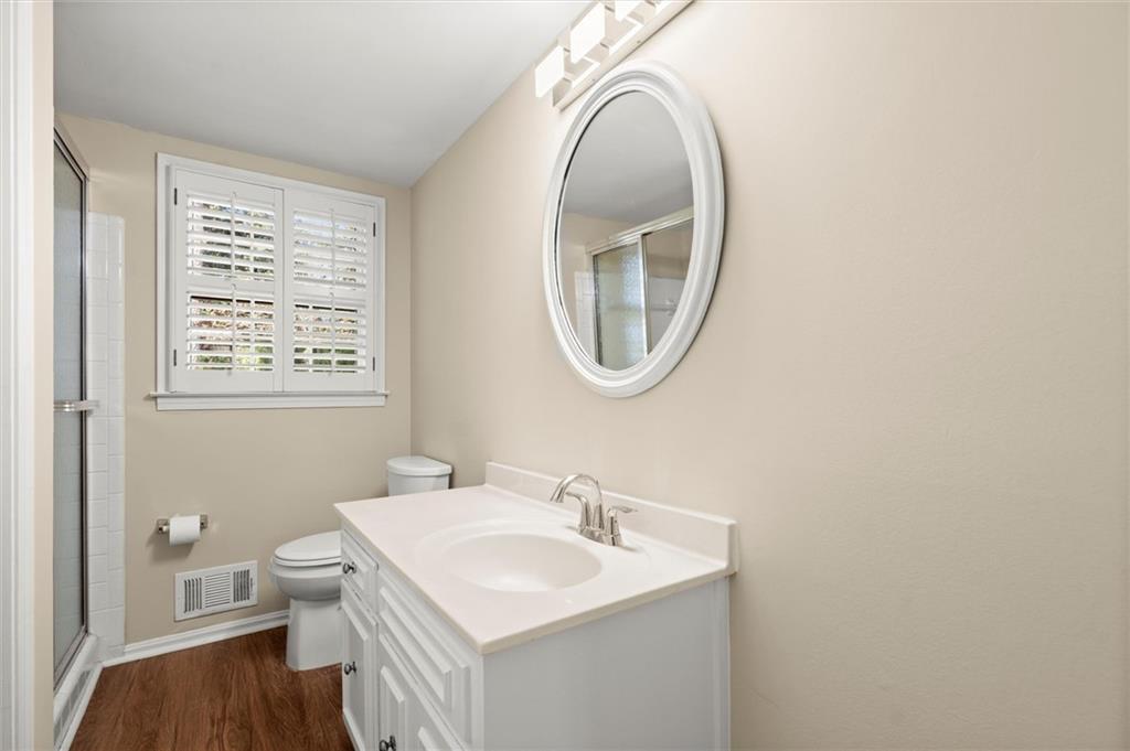 1728 Stonecliff Court