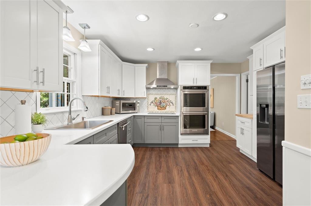 1728 Stonecliff Court