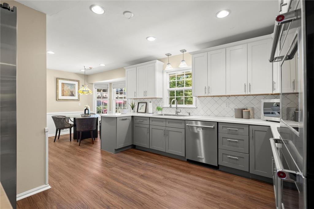 1728 Stonecliff Court