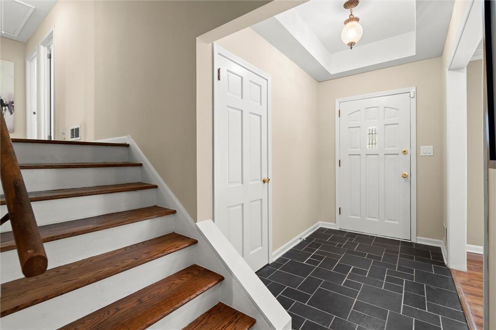 1728 Stonecliff Court