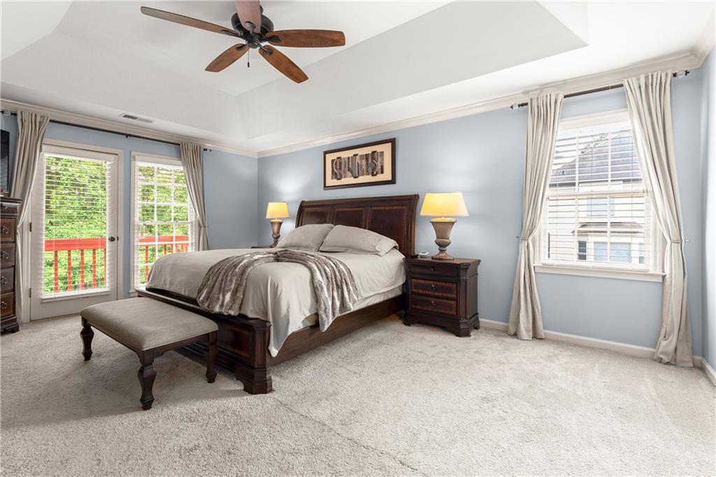 4234 N Mountain Road NE