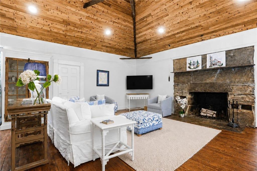 4010 Lower Roswell Road