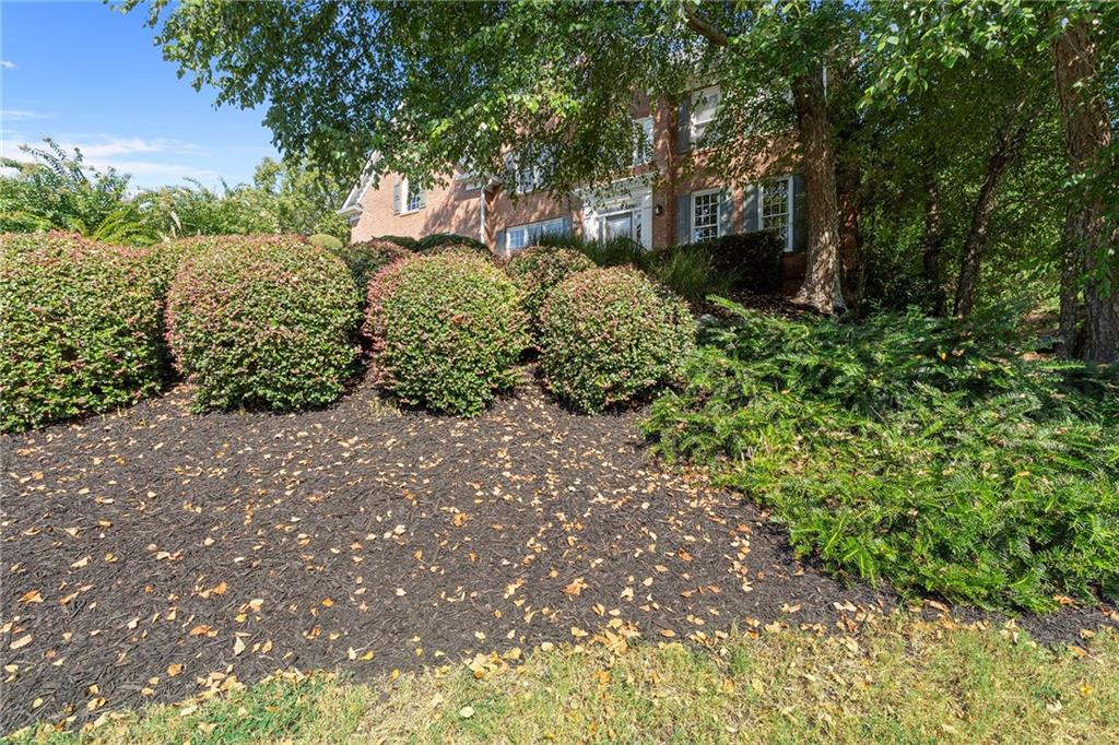 305 Willow Oak Court
