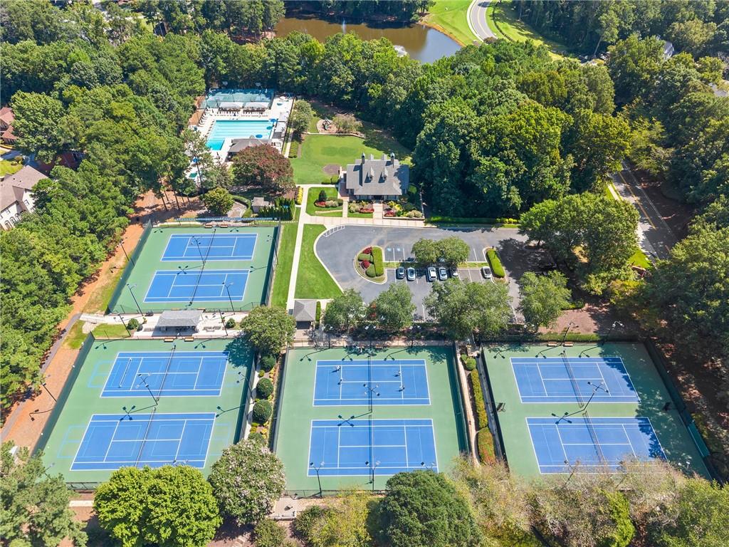 305 Willow Oak Court