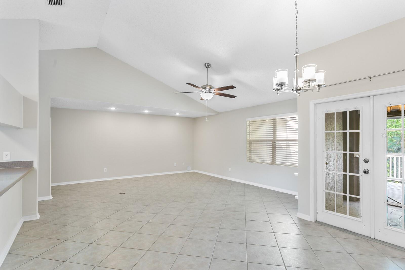 15215 AMBERLY DR #101