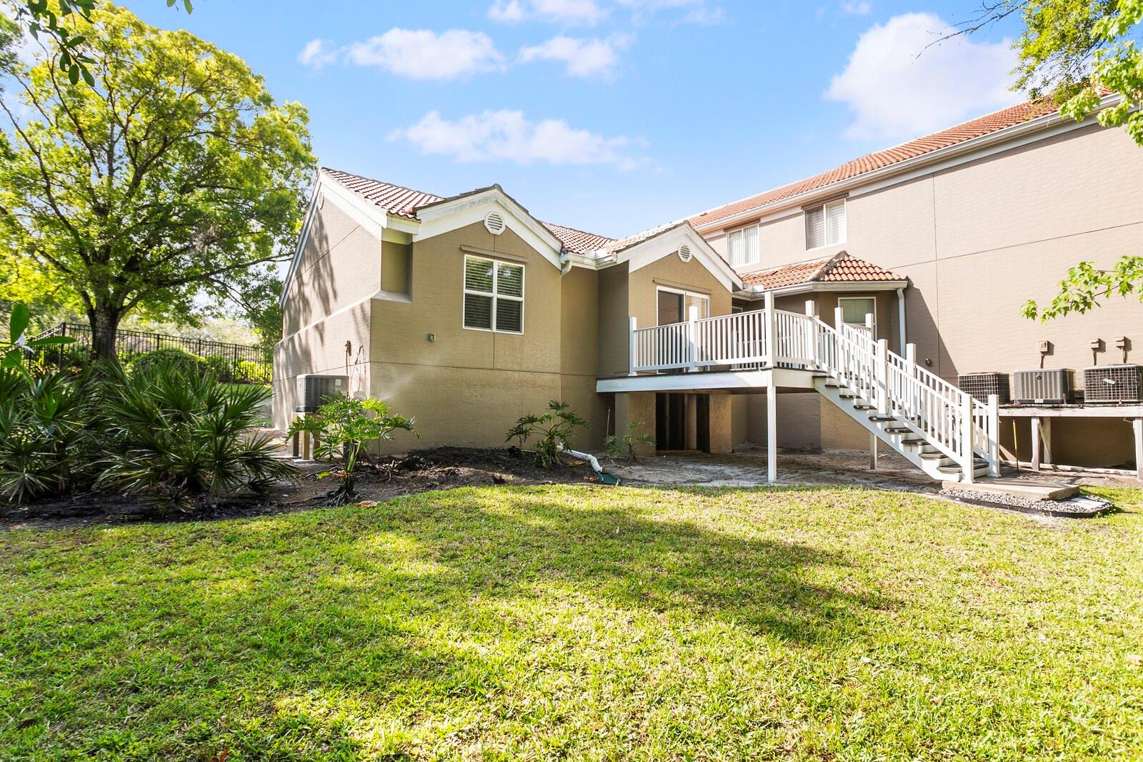 15215 AMBERLY DR #101