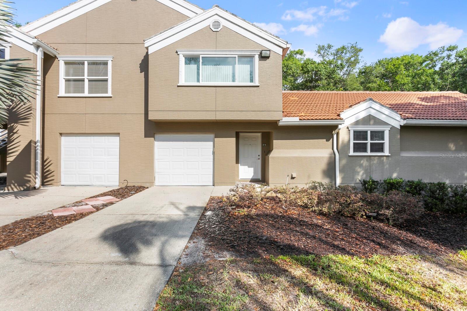 15215 AMBERLY DR #101