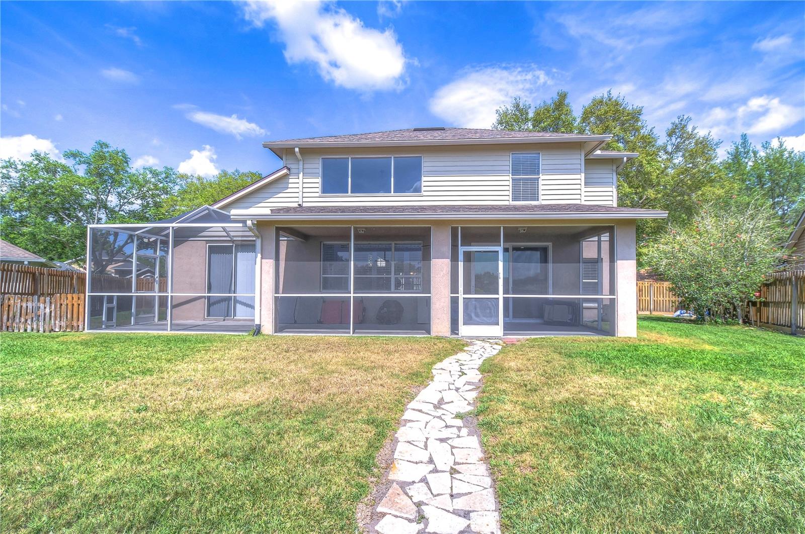 16527 LAKE HEATHER DR