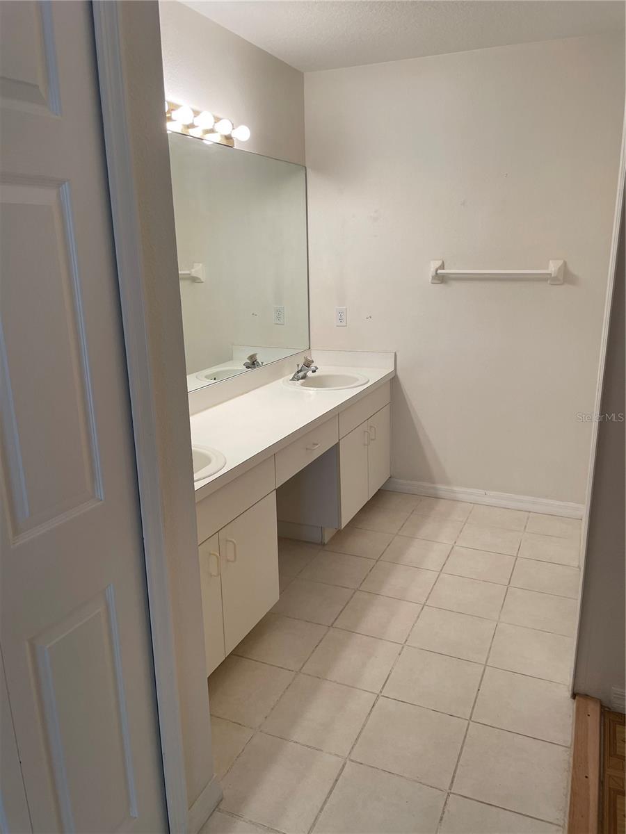 4166 BRENTWOOD PARK CIR