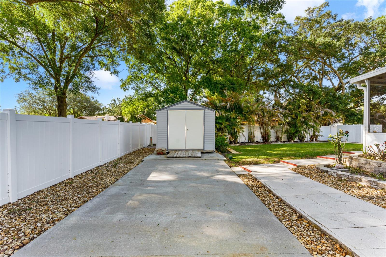 22304 STILLWOOD DR