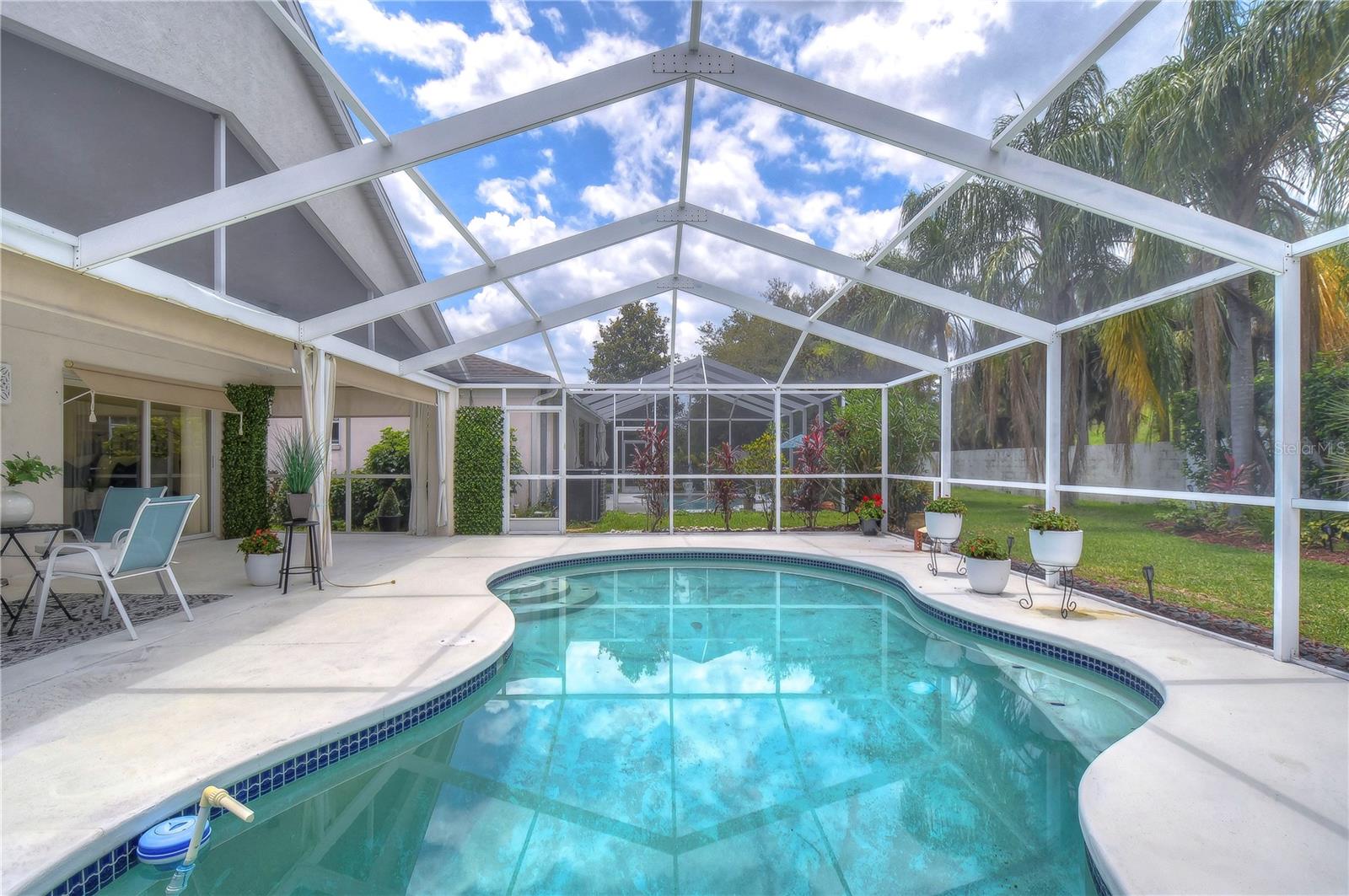 5601 TERRAIN DE GOLF DR