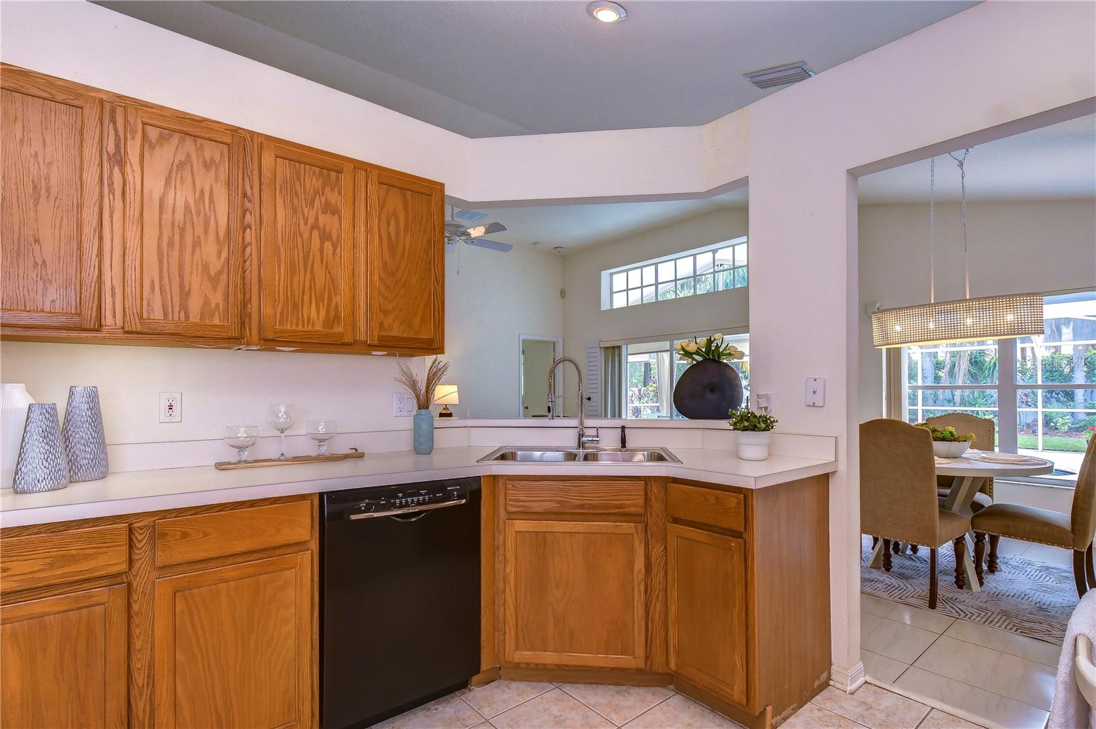 5601 TERRAIN DE GOLF DR