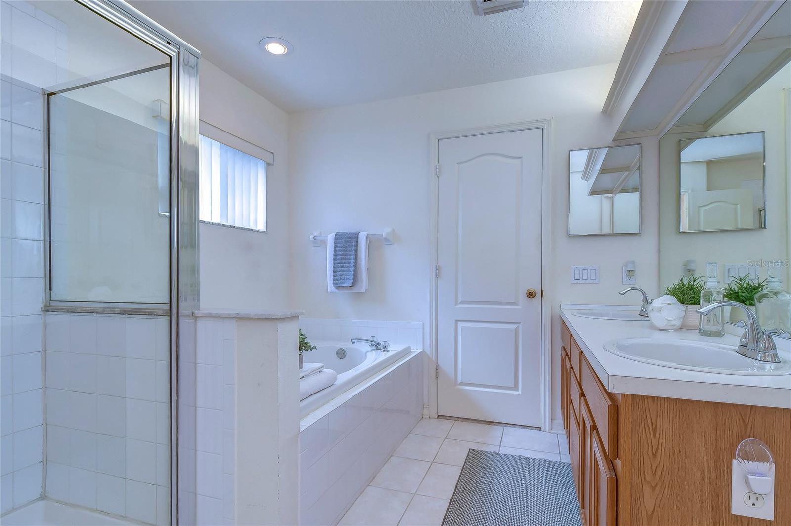 5601 TERRAIN DE GOLF DR