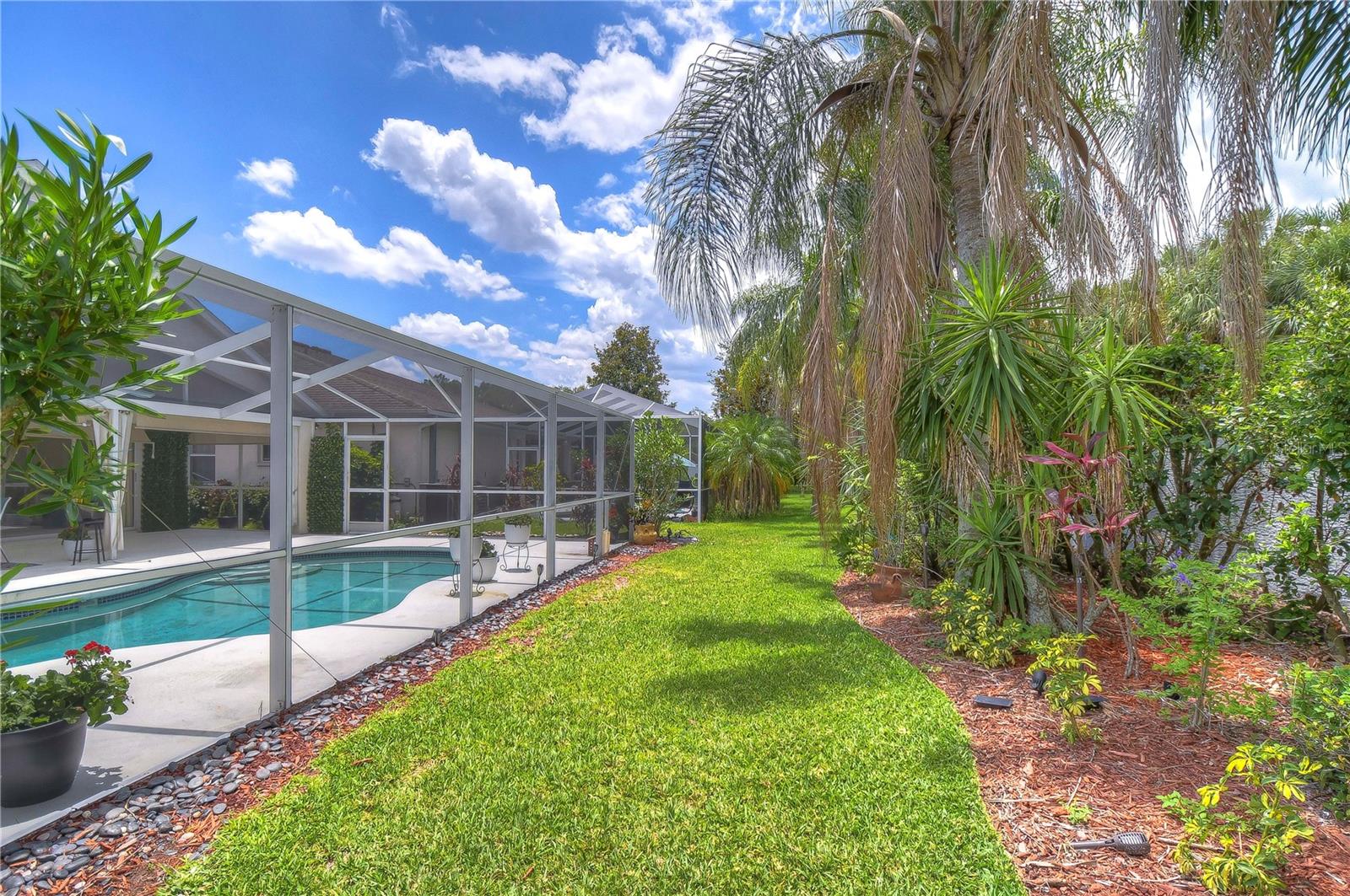 5601 TERRAIN DE GOLF DR