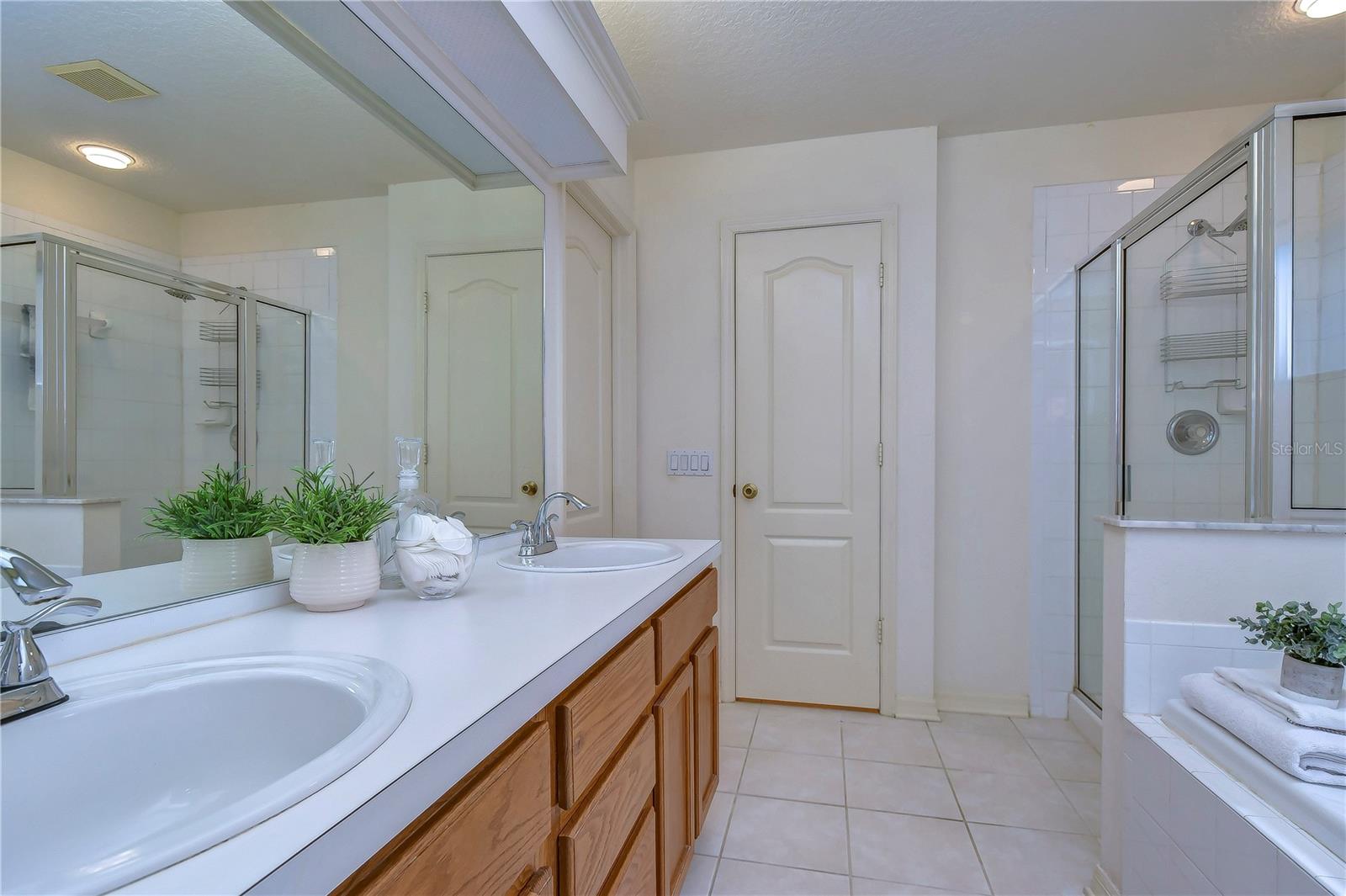5601 TERRAIN DE GOLF DR
