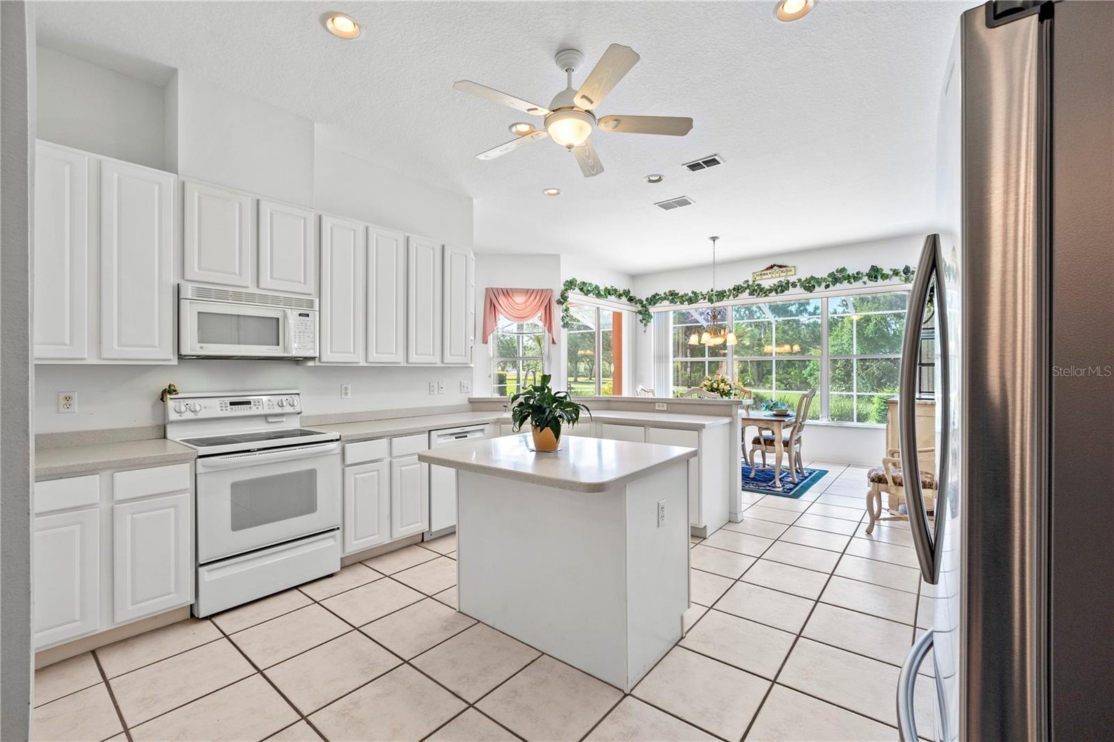 2228 PLATINUM DR