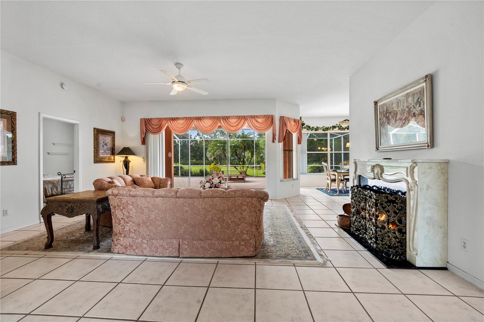 2228 PLATINUM DR