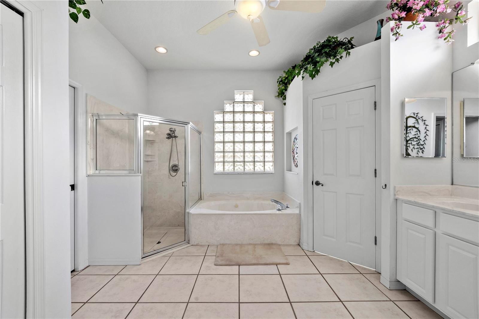 2228 PLATINUM DR