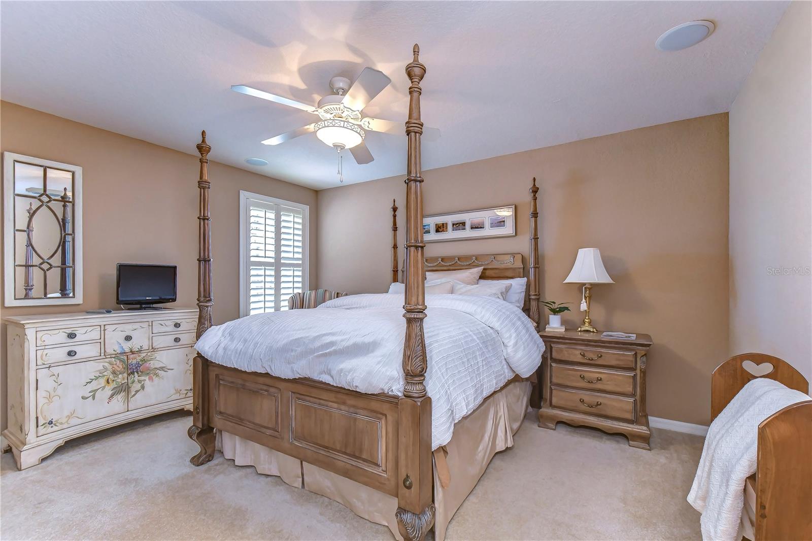 4387 CALIQUEN DR