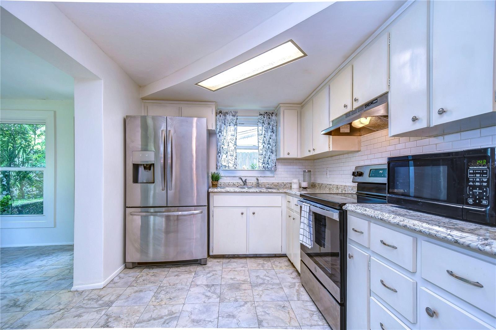 1138 CLASSIC DR