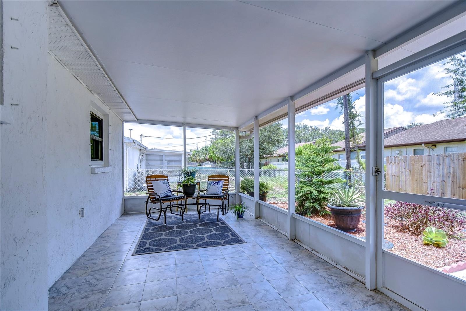 1138 CLASSIC DR
