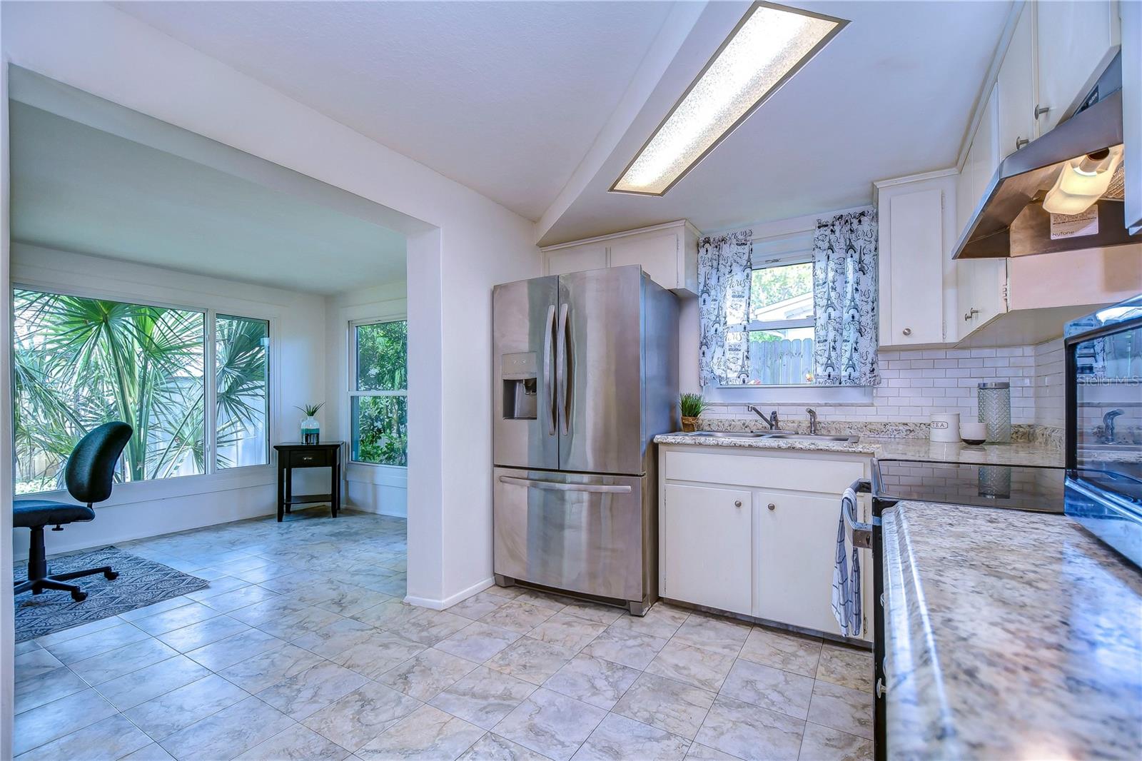 1138 CLASSIC DR