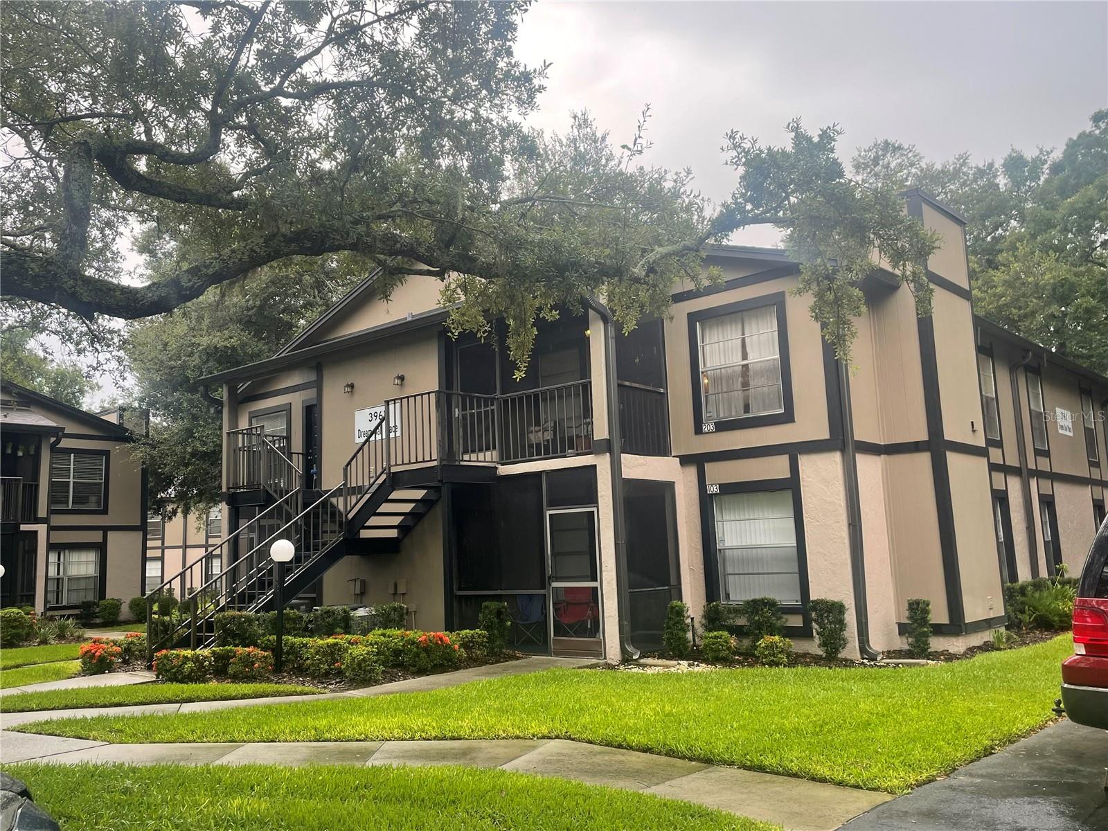 3961 DREAM OAK PL #203
