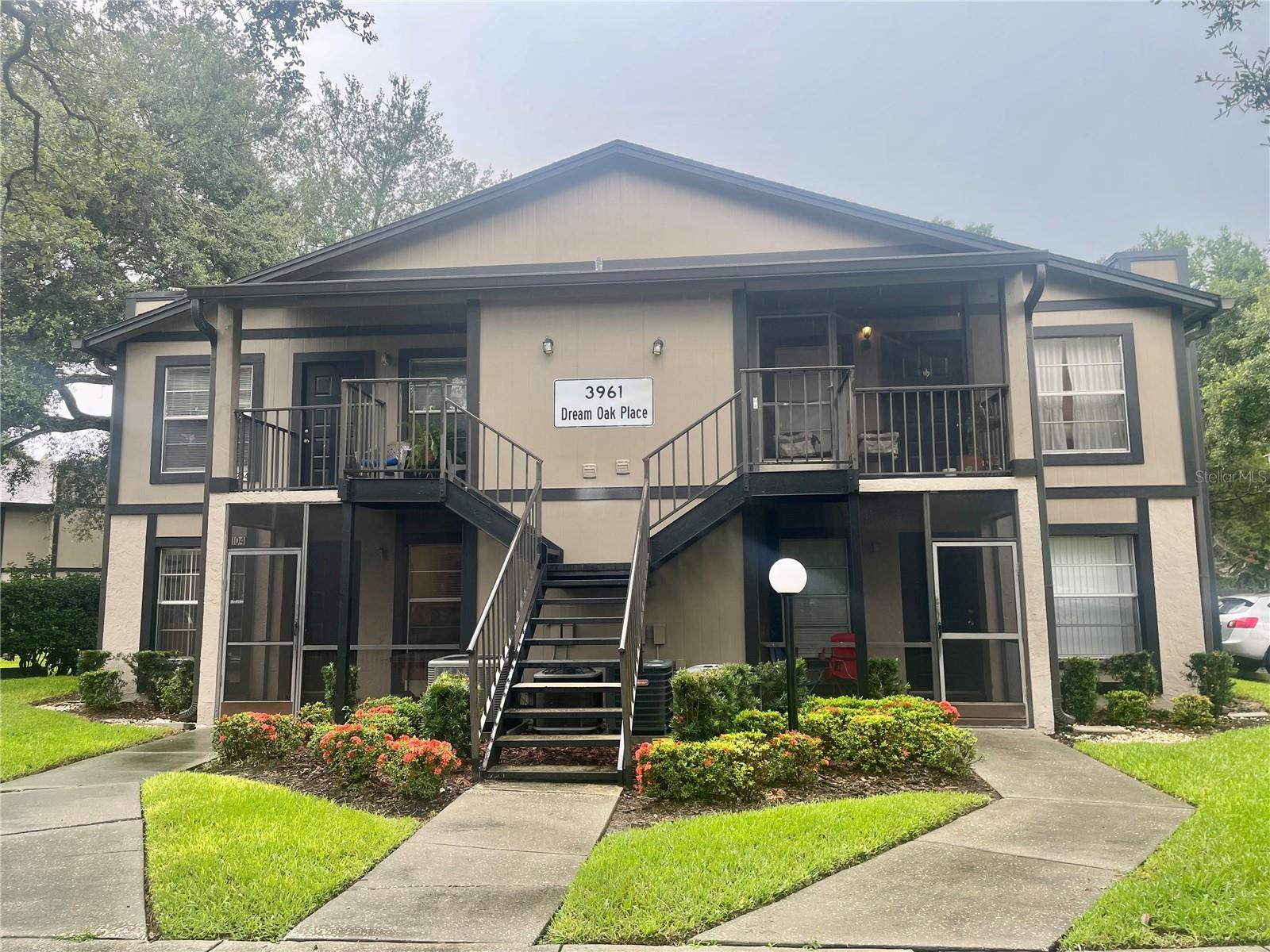 3961 DREAM OAK PL #203