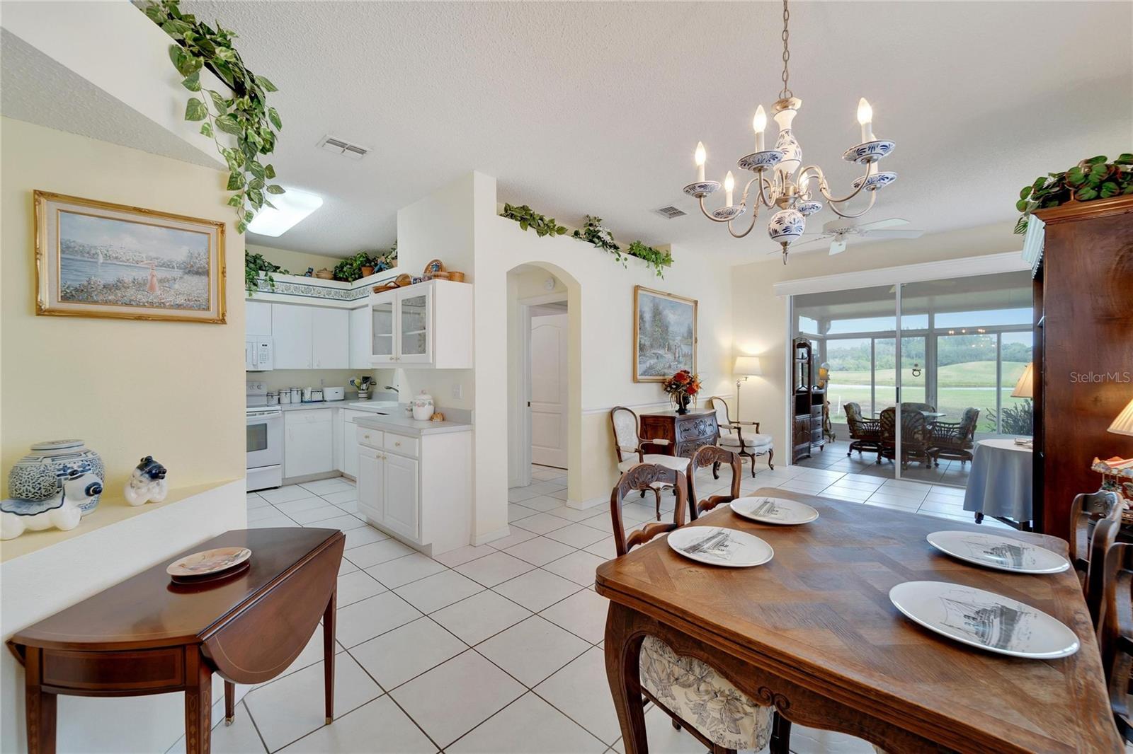 631 TREMONT GREENS LN