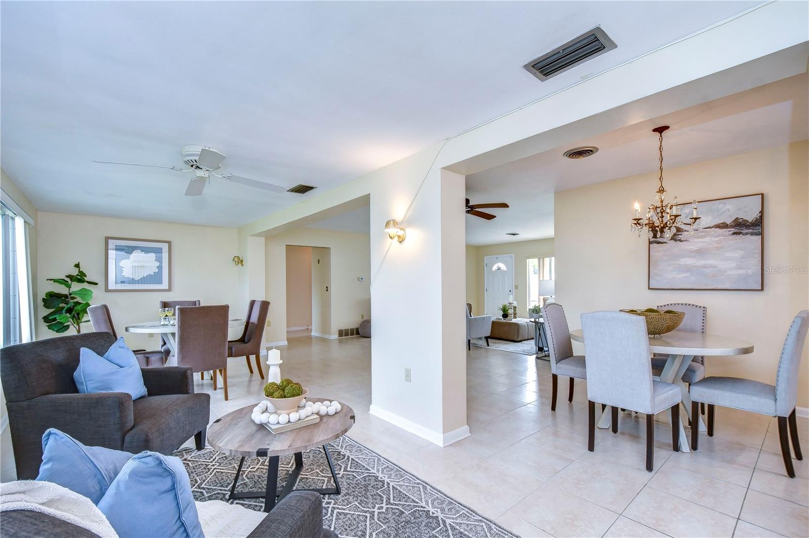 1832 HUNT LN