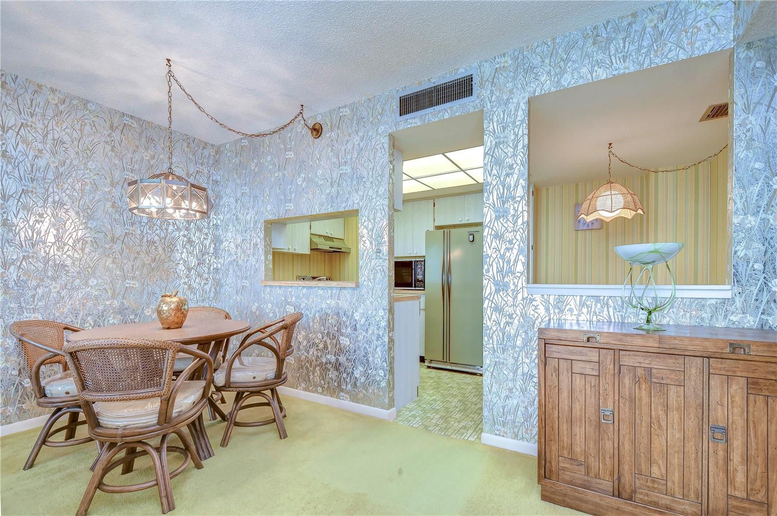 400 ISLAND WAY #902