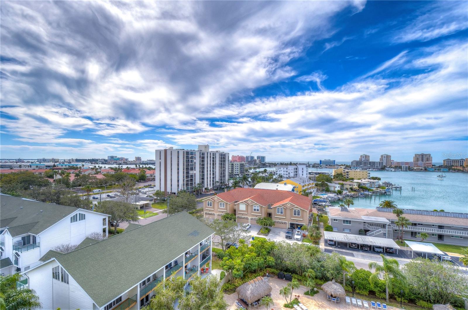400 ISLAND WAY #902