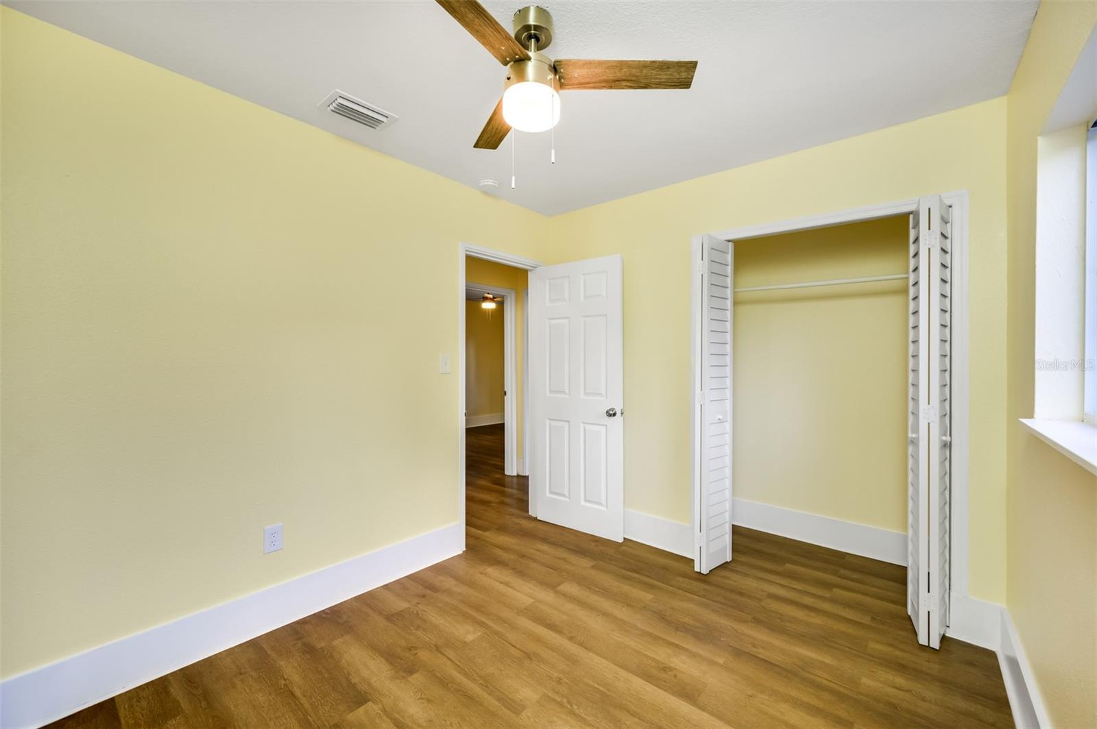 12109 N EDISON AVE