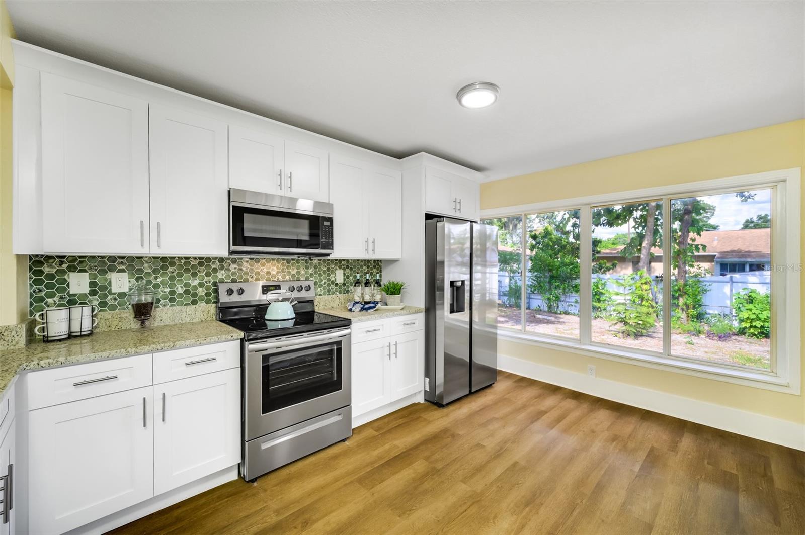 12109 N EDISON AVE