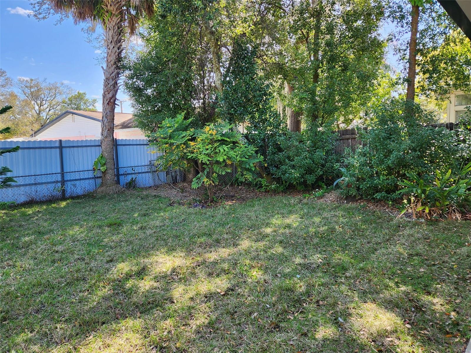 12109 N EDISON AVE